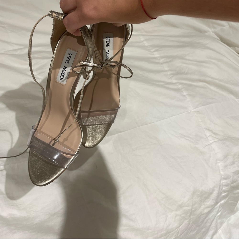 Steve Madden Gold Heels - Picture 2 of 4